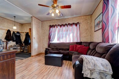 434 Main St, Columbus Junction, IA 52738 - photo 4