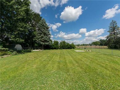 4880 Sharon Ave, Columbus, OH 43214 - photo 2