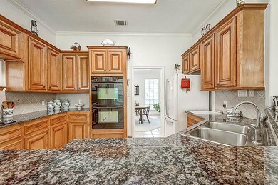 127 Lyndsey Dr, Montgomery, TX 77316 - photo 4