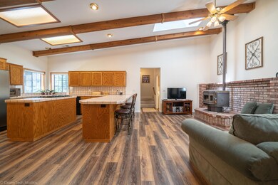 574 Aurora Place-13