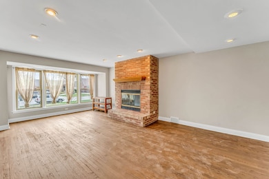 10026 S Spaulding Ave, Evergreen Park, IL 60805 - photo 4