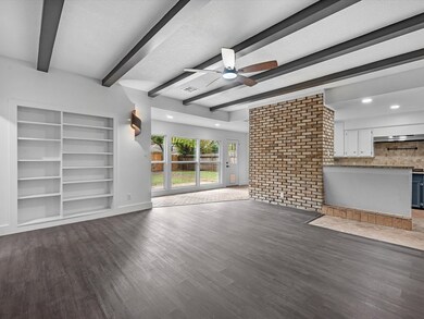 9829 Cedardale Dr, Houston, TX 77055 - photo 7