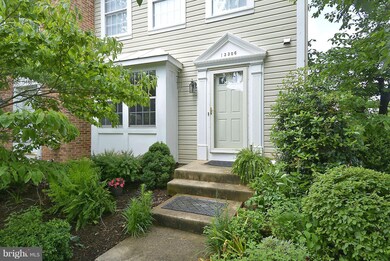 13306 Burkitts Rd, Fairfax, VA 22033 - photo 2