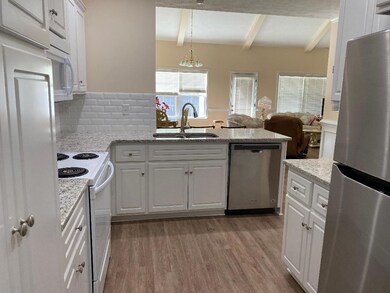 531 Bryson Row Kitchen (2)