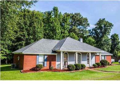 811 Eagles Nest Dr, Byram, MS 39272 - photo 2