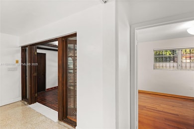 612 Minorca Ave, Coral Gables, FL 33134 - photo 7