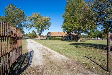 Gated entry and peaceful settting!
