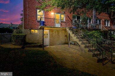 8619 Rock Oak Rd, Parkville, MD 21234 - photo 4