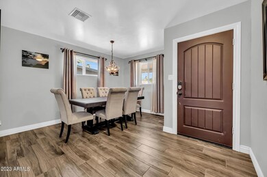 Entrance & Dining