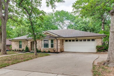 504 Stonehenge Dr, Hurst, TX 76054 - photo 2