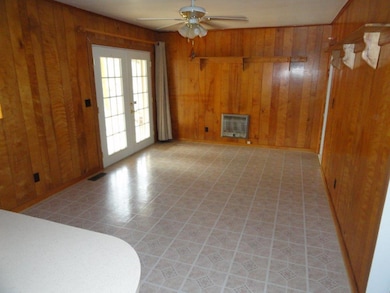 303 Rosemary Ln, Shelbyville, TN 37160 - photo 2