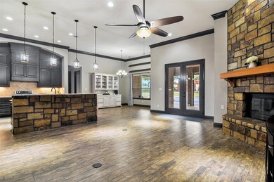 4620 Stoney Creek Ct, Granbury, TX 76049 - photo 4