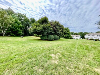 16 Lochmere Ln unit U372, Nashua, NH 03063 - photo 5