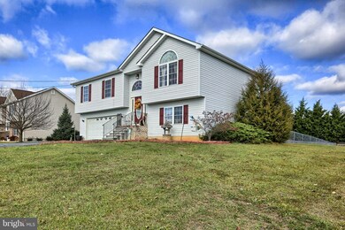 190 Isaac Dr, Bunker Hill, WV 25413 - photo 2