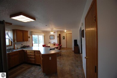 736 Harlin Ct, West Branch, MI 48661 - photo 4