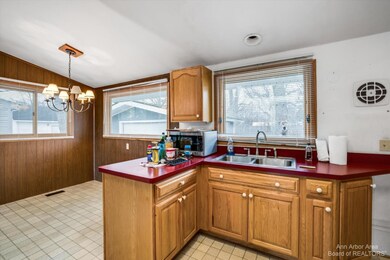 Kitchen/Dining