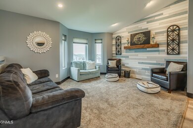 4602 Crown Point Rd NW, Mandan, ND 58554 - photo 4