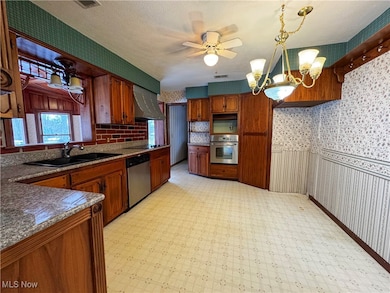 6133 Althea Dr, Concord Township, OH 44077 - photo 2