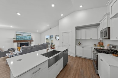 435 NW Monte Vista Ave unit 121, Madras, OR 97741 - photo 3