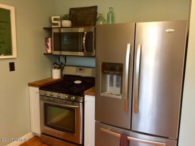 111 Buckeye St, Three Oaks, MI 49128 - photo 6