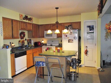 3431 Westview Dr, Perkiomenville, PA 18074 - photo 6