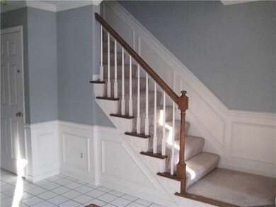 Entry/Foyer.