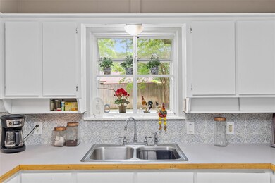 733 Bedford Ct W, Hurst, TX 76053 - photo 7