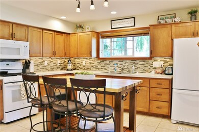 803 E 4th St, Nooksack, WA 98247 - photo 3