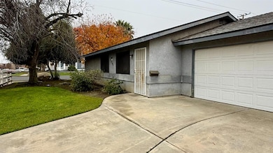 202 N 10th Ave, Hanford, CA 93230 - photo 2