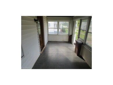 1738 E 34th St, Lorain, OH 44055 - photo 2