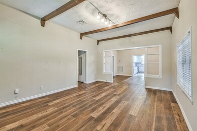 302 Oxford St, Tomball, TX 77375 - photo 6