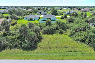 148 Spring Dr, Rotonda West, FL 33947 - photo 2