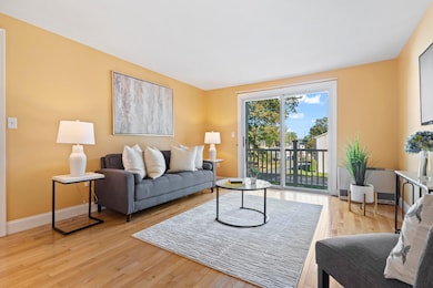 11 Carriage Hill #11D, Eliot