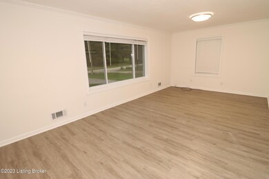 6104 E Manslick Rd, Louisville, KY 40219 - photo 6