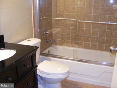 3103 Buccaneer Ct unit 2, Fairfax, VA 22031 - photo 5