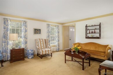 Lots of natural light, faces out to the cul-de-sac.