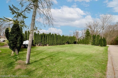 4442 Borland St, West Bloomfield, MI 48323 - photo 4