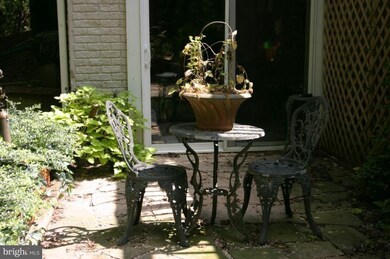 6004 Jerrys Dr, Columbia, MD 21044 - photo 2