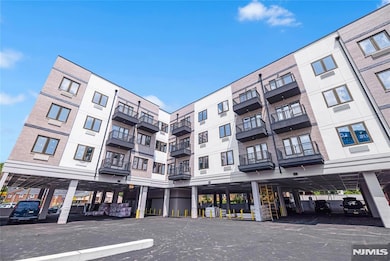 51 Queen Anne Rd unit 312, Bogota, NJ 07603 - photo 3