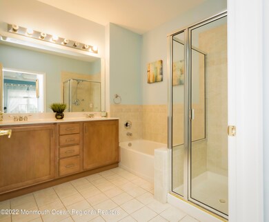 _DSC8716.jpg bathroom 1