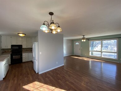 3959 Valdez Dr, Waterloo, IA 50701 - photo 4