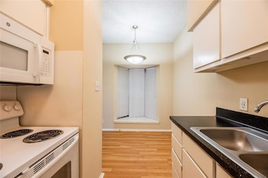 2818 Nueces St unit 304, Austin, TX 78705 - photo 2