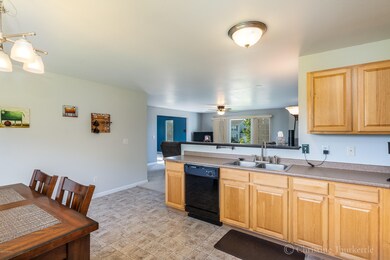 1616 Crescent-14