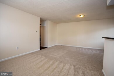 9327 Woodlea Ct unit 207, Manassas, VA 20110 - photo 3