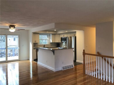 33 Glenwood Cir, Wakefield, RI 02879 - photo 2