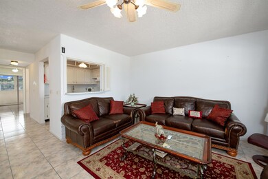 221 Windsor J unit 221, West Palm Beach, FL 33417 - photo 4
