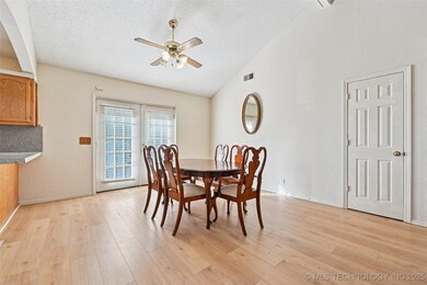 Spacious Dining Area