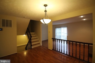 19056 Partridge Wood Dr, Germantown, MD 20874 - photo 6