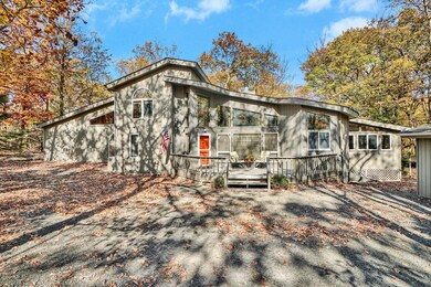 127 Stallion Dr, Hawley, PA 18428 - photo 2