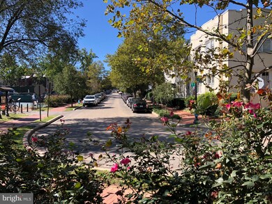 2605 O St NW unit 2, Washington, DC 20007 - photo 2